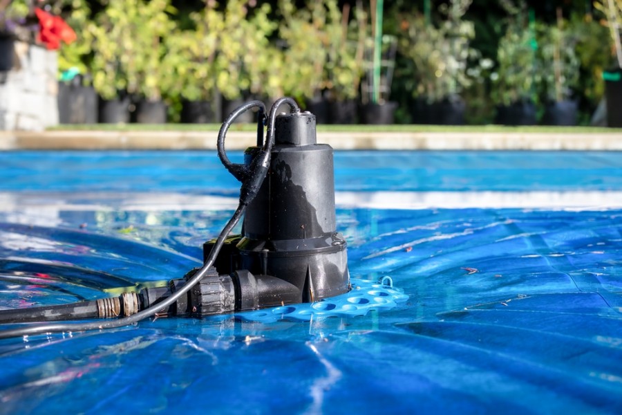 Comment brancher la pompe d'une piscine : notre guide