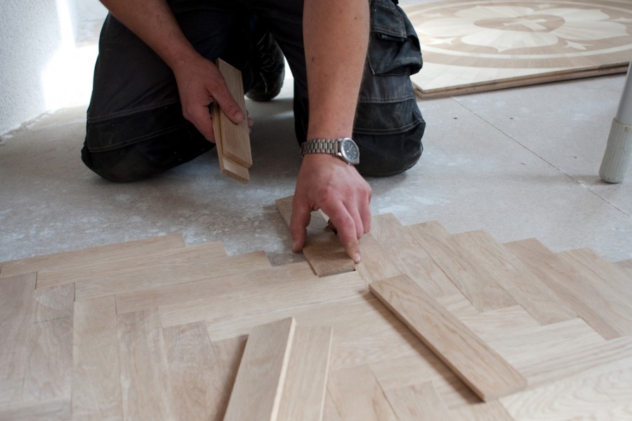 Dans quel sens poser le parquet : quelles sont les astuces à respecter